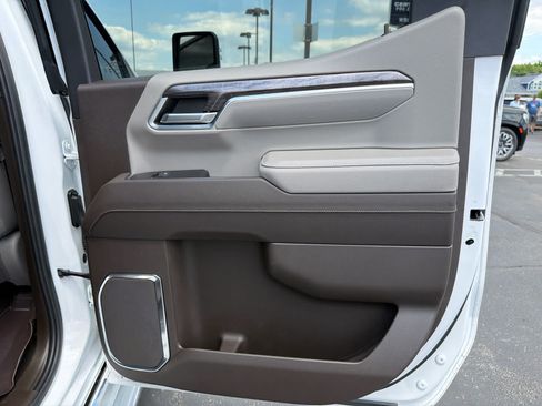 Used 2024 Chevrolet Silverado 1500 LTZ w/ LTZ Premium Package AWD/4WD image 38