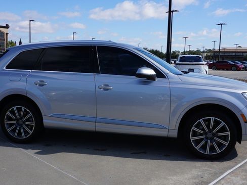 Used 2017 Audi Q7 3.0T Premium Plus w/ Premium Plus Package image 4