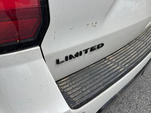Used 2019 Ford Expedition Limited w/ Equipment Group 303A AWD/4WD image 5