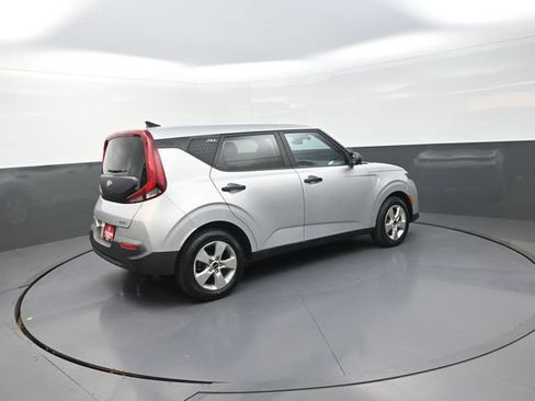 Used 2021 Kia Soul LX image 19