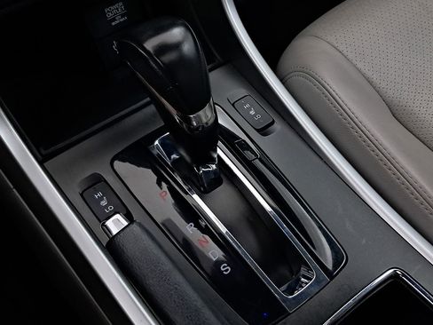 Used 2014 Honda Accord Touring image 17