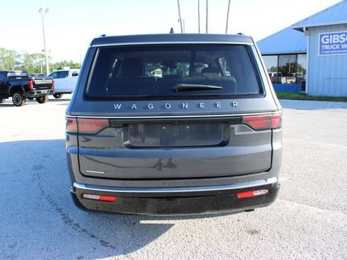 Used 2023 Jeep Wagoneer 4WD image 9
