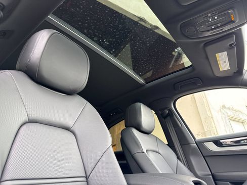 New 2026 Porsche Cayenne Coupe image 19