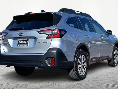 Used 2021 Subaru Outback Premium image 2