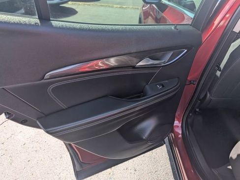 Used 2023 Buick Envision Essence image 10