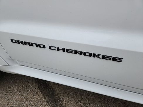 Used 2015 Jeep Grand Cherokee High Altitude AWD/4WD image 40