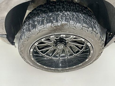 Used 2020 Chevrolet Silverado 1500 Custom w/ Custom Value Package RWD image 31