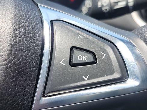 Used 2022 Ford Edge SEL AWD/4WD image 12