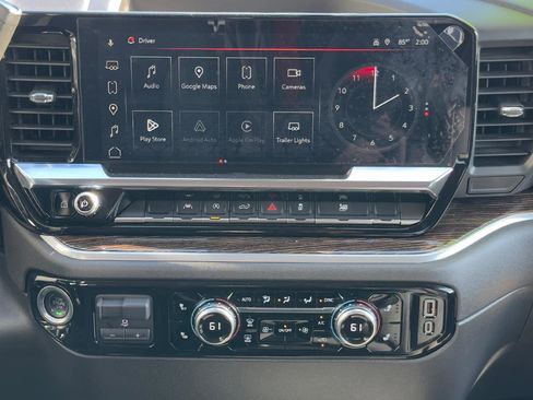 Used 2025 GMC Sierra 1500 Elevation image 13