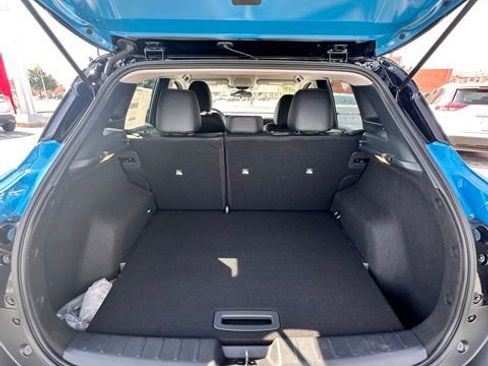 New 2025 Nissan Kicks SR image 10