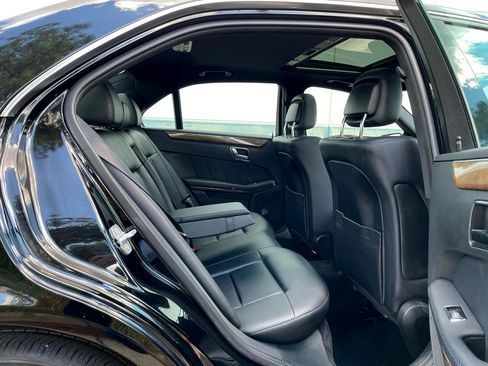 Used 2010 Mercedes-Benz E 350 4MATIC Sedan image 19