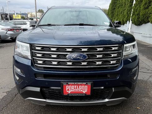 Used 2017 Ford Explorer XLT w/ Equipment Group 202A AWD/4WD image 3