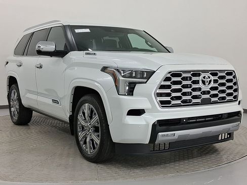 Used 2026 Toyota Sequoia Capstone image 10