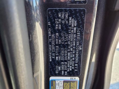 Used 2022 Kia Carnival LX image 19