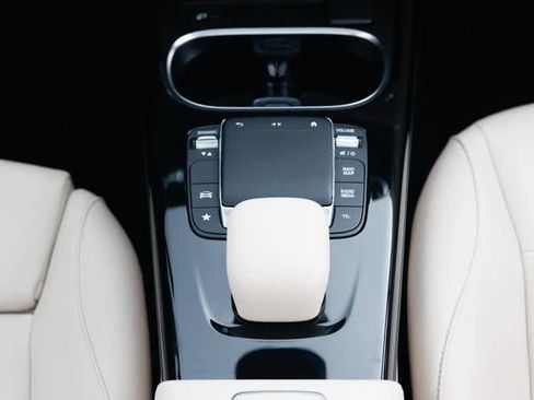 Used 2022 Mercedes-Benz A 220 4MATIC image 26