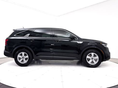 Certified 2023 Kia Sorento LX FWD image 38