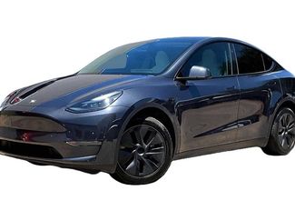 Used 2024 Tesla Model Y Long Range RWD video 1