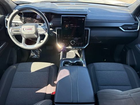 Used 2025 GMC Acadia Elevation image 13