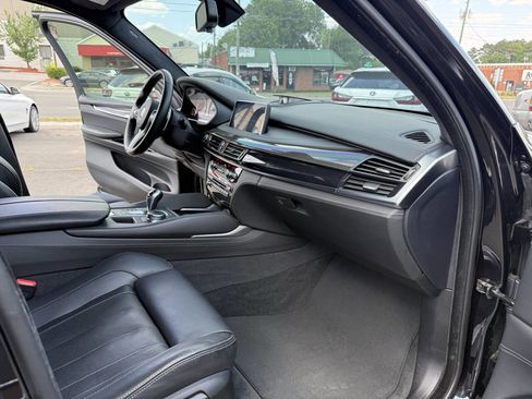 Used 2017 BMW X5 M AWD/4WD image 26