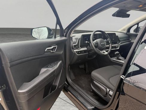 Used 2025 Kia Sportage LX AWD/4WD image 18