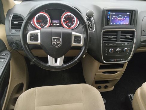 Used 2015 Dodge Grand Caravan American Value Package w/ UConnect Hands-Free Group FWD image 22