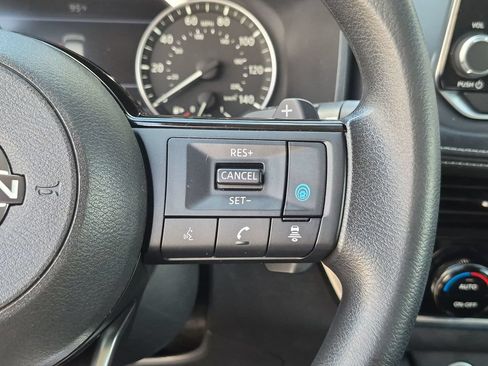 Used 2022 Nissan Rogue SV AWD/4WD image 21