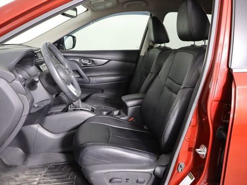 Used 2020 Nissan Rogue SL FWD image 16