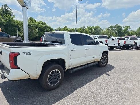 Used 2026 Toyota Tacoma TRD Sport AWD/4WD image 3