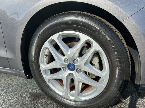 Used 2014 Ford Fusion SE image 32