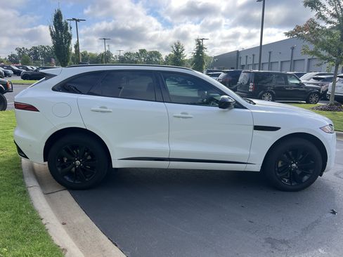 Used 2026 Jaguar F-PACE R-Dynamic S AWD/4WD image 9
