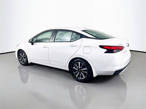 Used 2021 Nissan Versa SV image 7