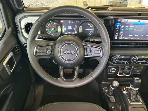 Used 2024 Jeep Wrangler Unlimited AWD/4WD image 14