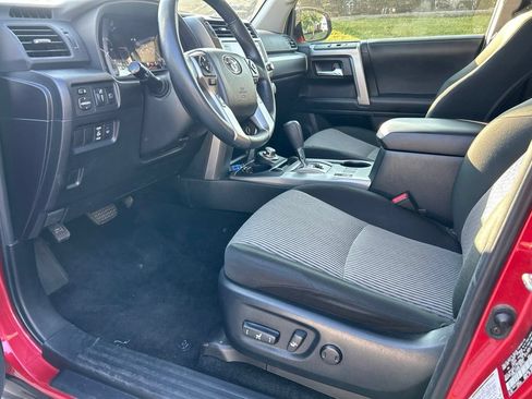 Used 2024 Toyota 4Runner SR5 AWD/4WD image 6
