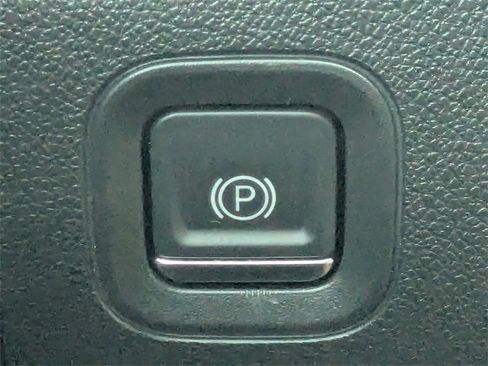 Used 2021 GMC Sierra 1500 Denali w/ Technology Package image 25