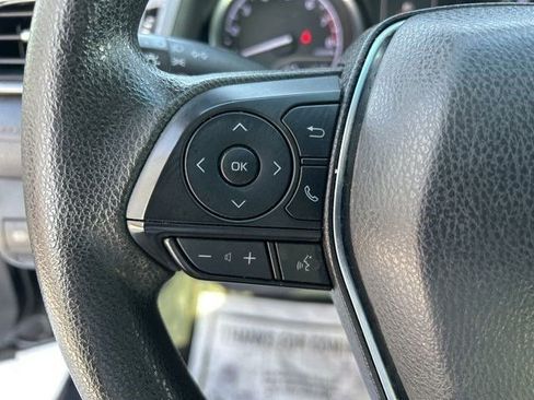 Used 2019 Toyota Camry L image 17