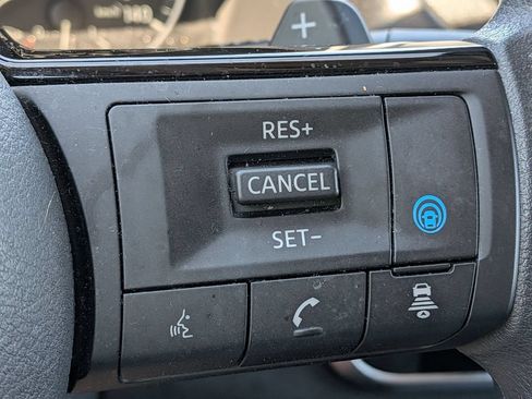 Used 2023 Nissan Rogue SV AWD/4WD image 14