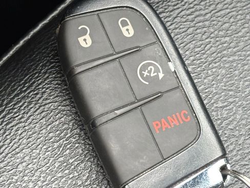 Used 2025 Jeep Compass Limited image 25