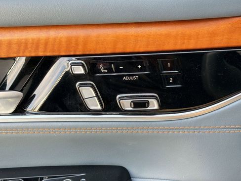 Used 2022 Jeep Grand Wagoneer Series II w/ Convenience Group III AWD/4WD image 12
