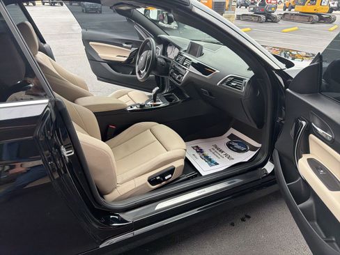 Used 2020 BMW 230i xDrive Convertible image 5