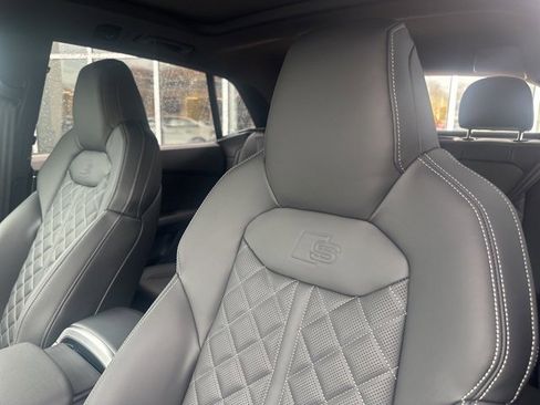 New 2026 Audi SQ8 Premium Plus image 10