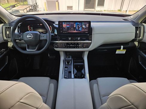 New 2026 Nissan Pathfinder SL w/ SL Premium Package FWD image 16