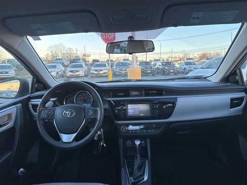 Used 2015 Toyota Corolla LE image 18