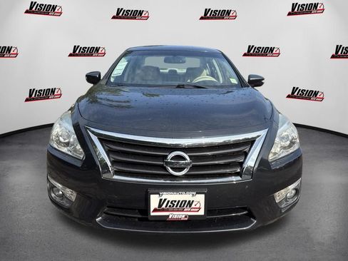 Used 2015 Nissan Altima 2.5 SV w/ Convenience Package FWD image 2
