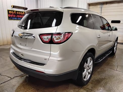Used 2017 Chevrolet Traverse LT w/ Style and Technology Package AWD/4WD image 3