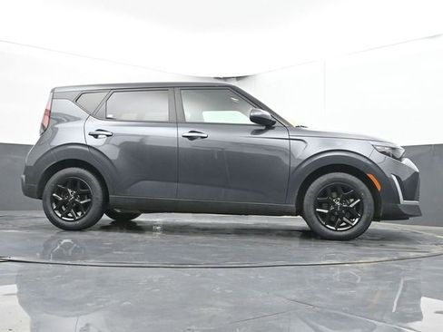 Used 2025 Kia Soul LX w/ LX Technology Package FWD image 29