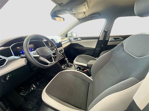 New 2025 Volkswagen Taos SE image 20