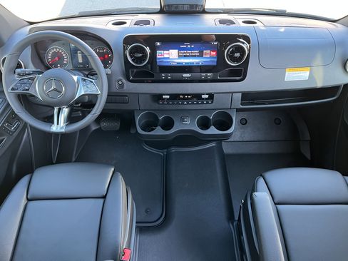 New 2025 Mercedes-Benz Sprinter 2500 image 19