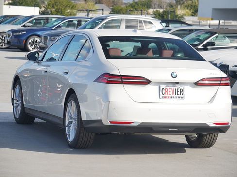 Used 2025 BMW 530i w/ Premium Package image 7