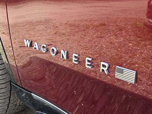 Used 2024 Jeep Wagoneer L Series II w/ Flexible Seating Group image 10