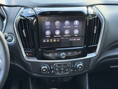 Used 2023 Chevrolet Traverse LT FWD image 32